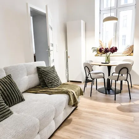 Appartement Struga 6-8 Os, Antresola, By Host